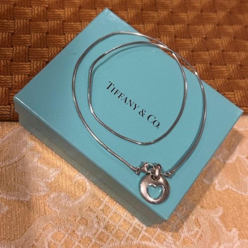 ❤️❤️ TIFFANY & CO. Sterling Silver 1999 HEART Stencil Pendant Necklace